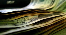 4 reasons I use cash instead of credit cards