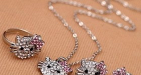 *HOT* Hello Kitty 4 piece Rhinestone Jewelry Set $2 SHIPPED!