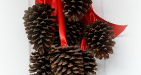 A Handmade Christmas: Pinecone Clusters