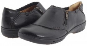 Clarks – up to 70% off + Free Shipping