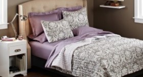 Amazon: Complete Queen Bedding Set – only $29.21 shipped!