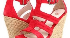 Save up to 50% on UGGs at 6pm!